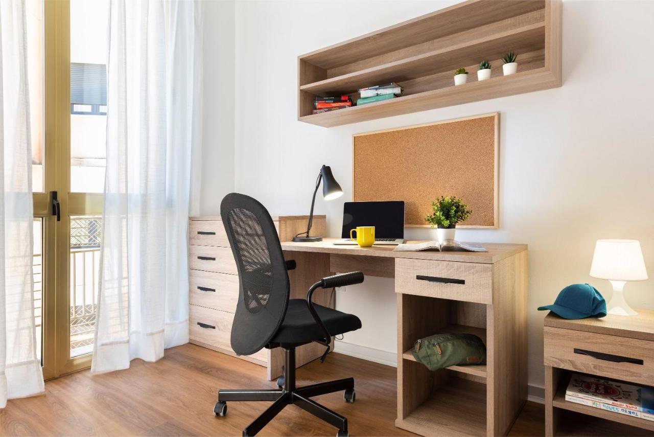 Micampus Armendariz Student Residence Севилья Экстерьер фото